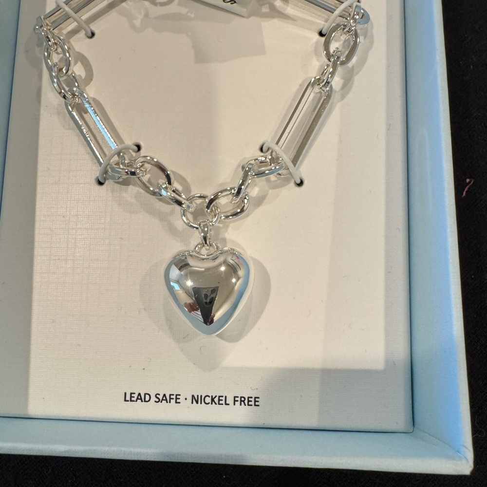Silver Heart Pendant bracelet-get in on the trend🔥 I have matching necklace too!